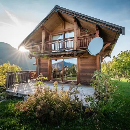Hibou, Large With Mountain Views And Close To Slopes Chalet *