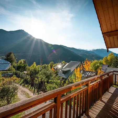 Hibou, Large With Mountain Views And Close To Slopes Chalet