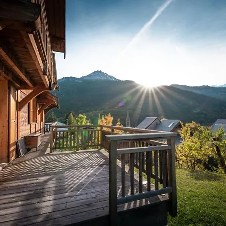 Chalet Hibou, Large With Mountain Views And Close To Slopes *