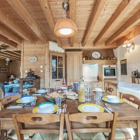 Hibou, Large With Mountain Views And Close To Slopes Chalet